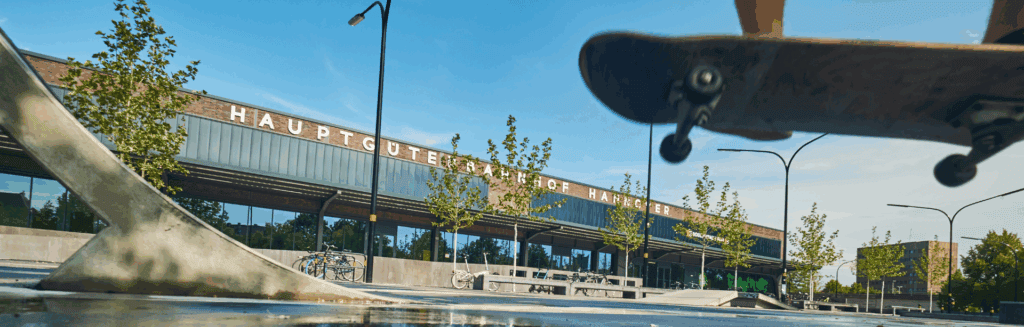 Hauptbahnhof Hannover im Stadtteil Nordstadt mit moderner Architektur und Anbindung.