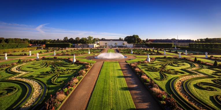 Großer-Garten-mit-Schloss-Herrenhausen