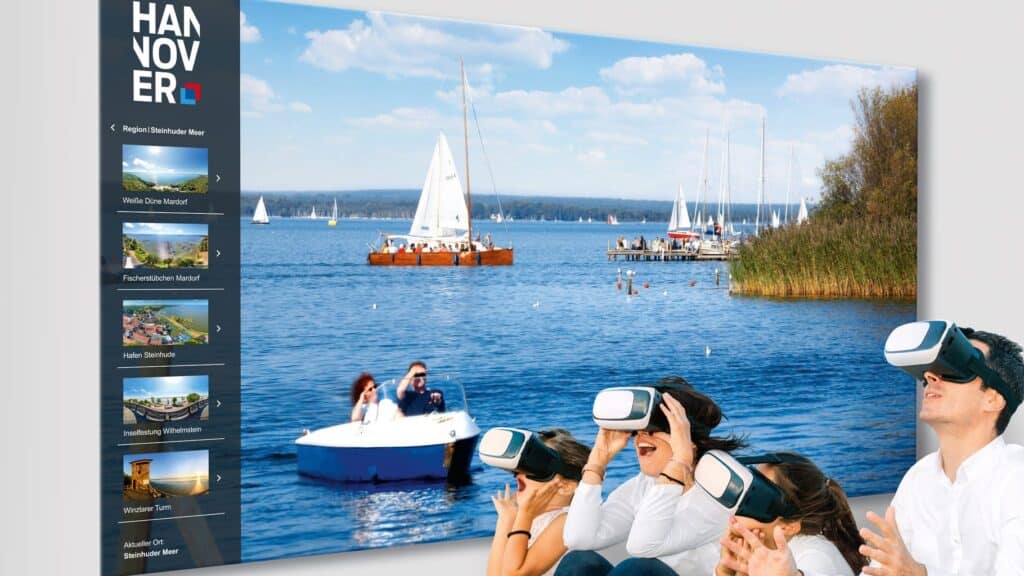 Folk med VR-briller ved Maschsee i Hannover.
