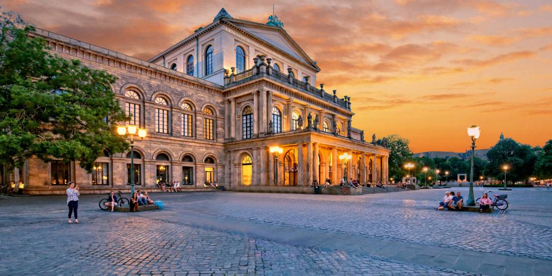 Oper-Hannover-Hans-Zaglitsch-ohne-Klavier.jpeg