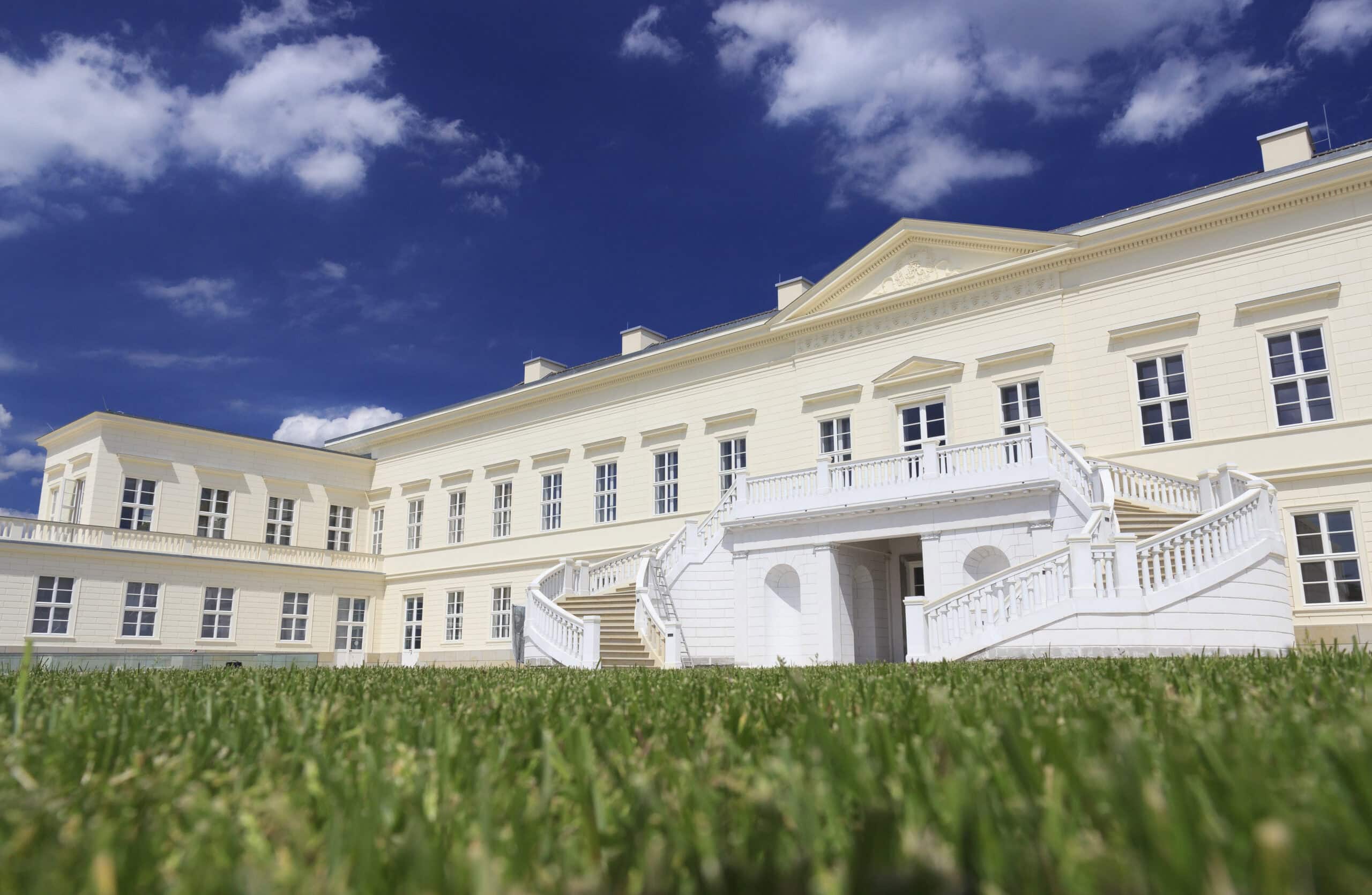 Schloss-Herrenhausen-Lars-Gerhardts-4-scaled-2.jpg Schloss-Herrenhausen-Lars-Gerhardts-4-scaled-2.jpg