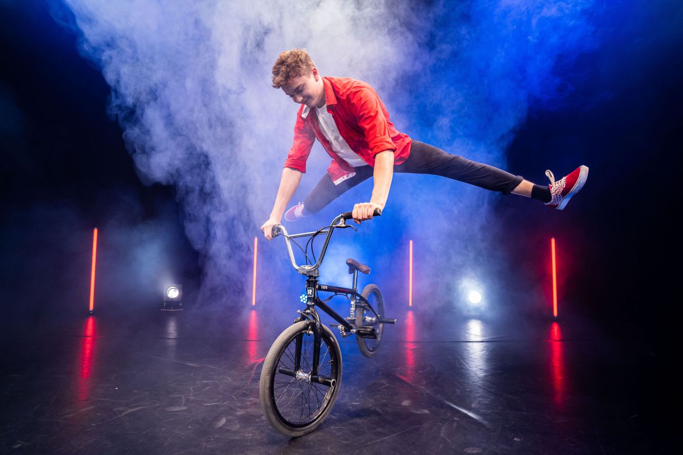 Silvester Turnkunst Teaser