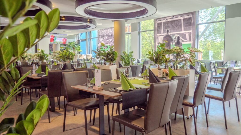 Zu sehen ist die Inneneinrichtung der Stanze Gartencenter Lounge beim Hannover 96 Spiel