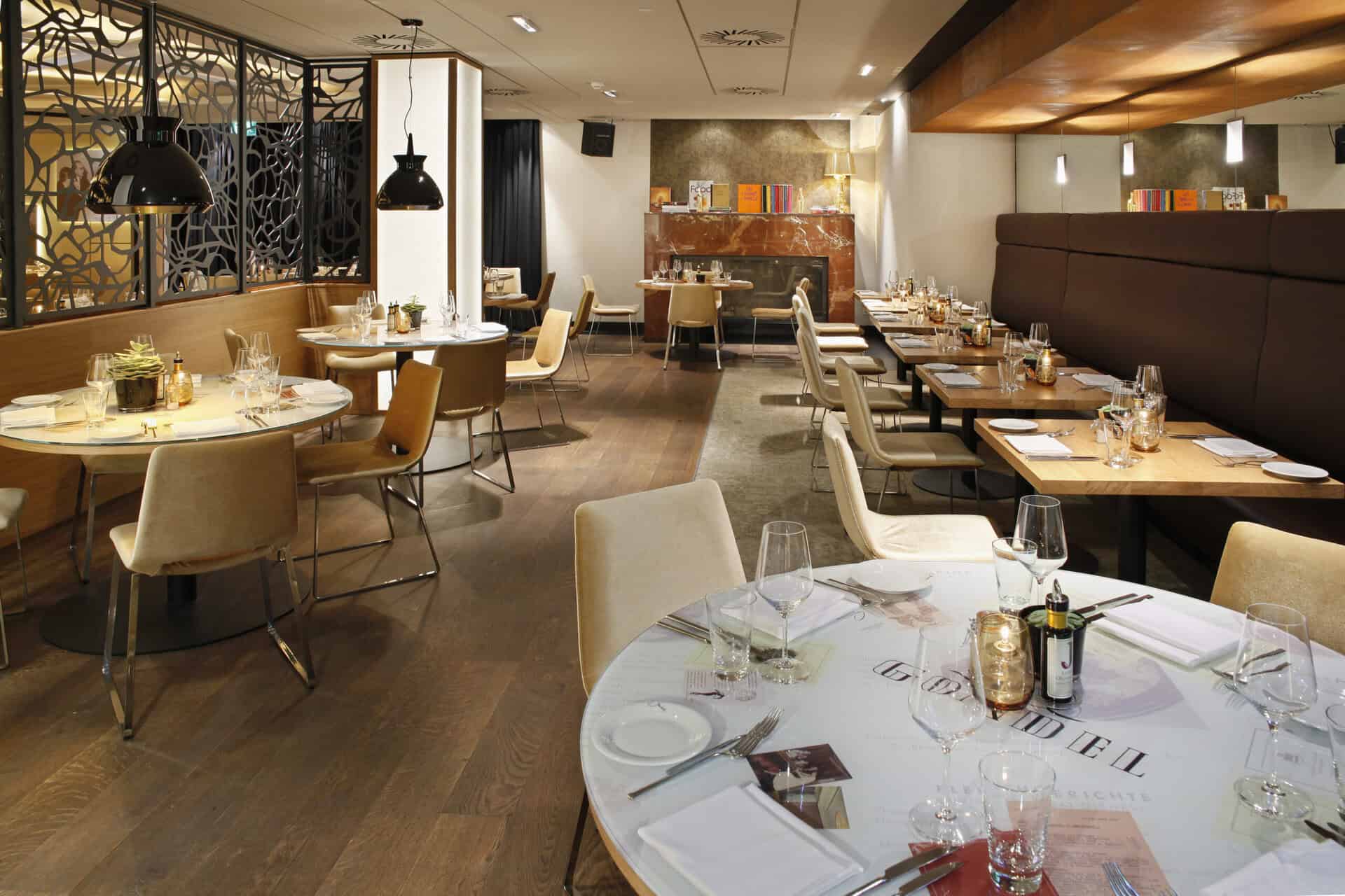 Gemütliche Restaurant-Atmosphäre mit stilvollem Design.