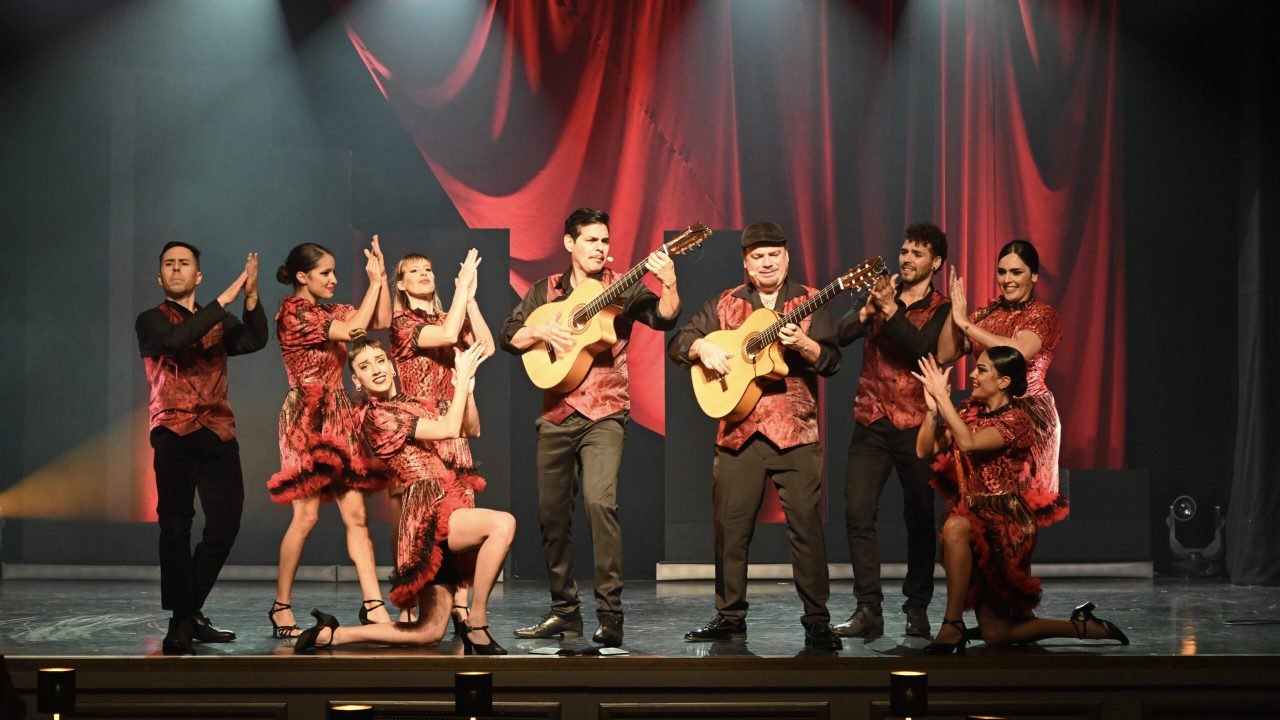 Artisten auf der Bühne beim Wintervarieté