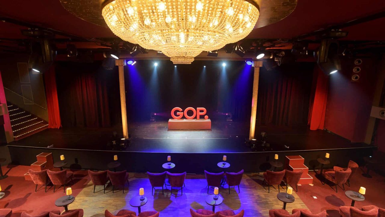 하노버에서 미식의 즐거움이 있는 분위기 있는 버라이어티 쇼. „버라이어티와.